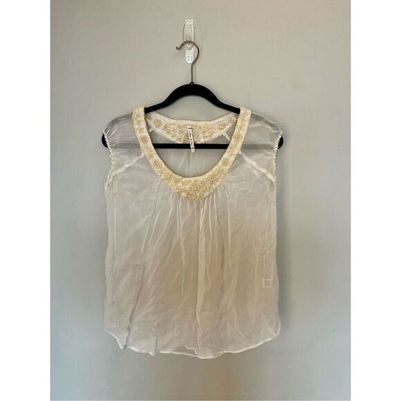 Willow & Clay Tops - Willow & Clay white sheer embroidered blouse small